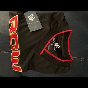 Rocawear sweat shirt